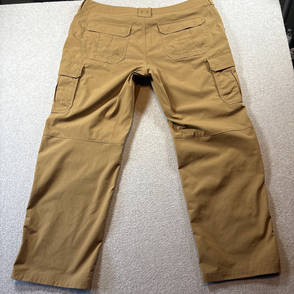 Under Armor Men's Khaki Tactical Cargo Pants 42x32 Hiking Work Excellent - Picture 8 of 15